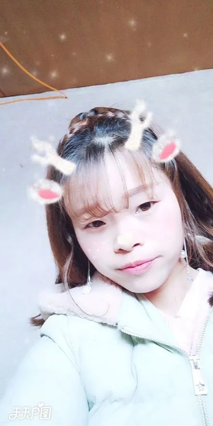 妈妈加了兔耳朵滤镜的自拍